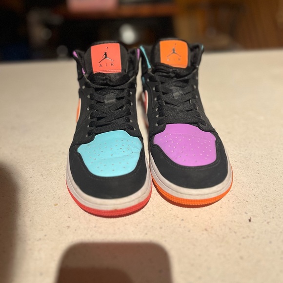 Size 5.5 youth Jordan 1 Candy. - Picture 4 of 4